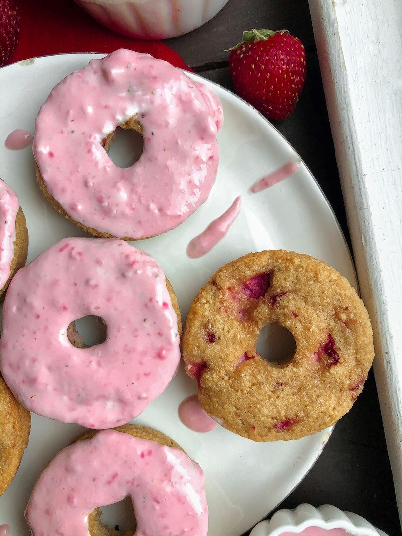 Strawberry Donuts {paleo, gluten free, healthy}