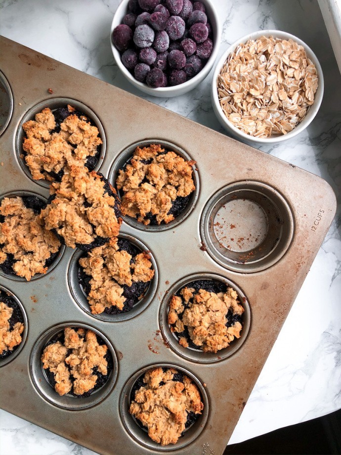 Blueberry Crumble Muffins {vegan, gluten free, healthy} 