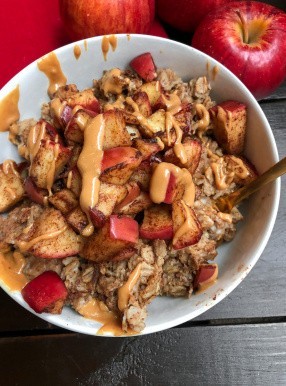 Stovetop Cinnamon Apple Oatmeal (gluten free, vegan)