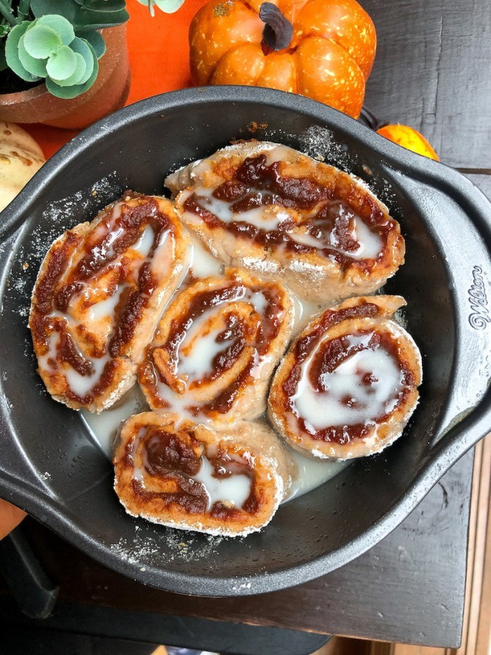 Pumpkin Cinnamon Rolls (vegan and gluten free)