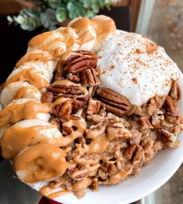 Maple Pecan Stovetop Oatmeal (gluten free, vegan)