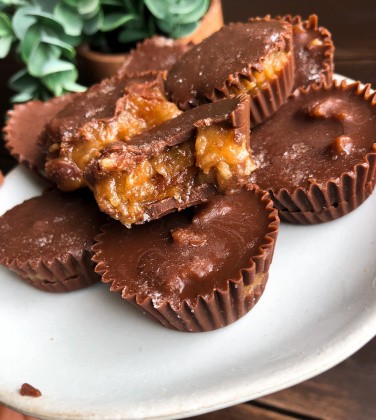 Paleo Salted Caramel Chocolate Cups