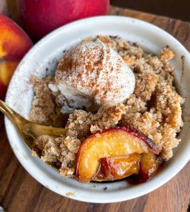 Mini Vegan Peach Crisps (gluten free, 5 ingredients)