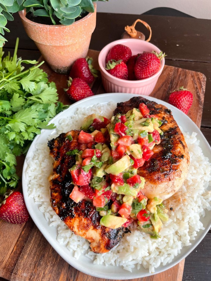 Strawberry Jalapeno Chicken (healthy easy dinner)