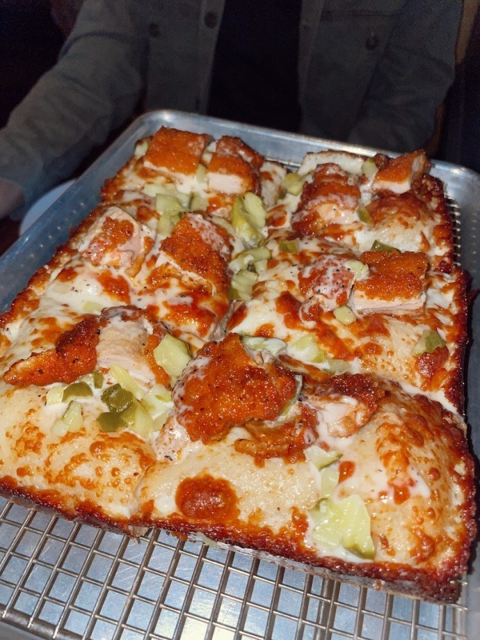 hot chicken pizza